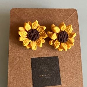 Healing Heart Jewelry Co.Hand Made Polymer Clay Sunflower Stud Earrings